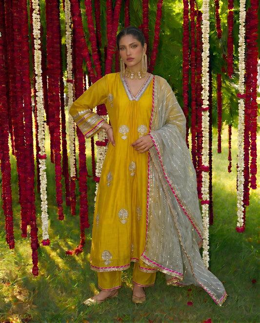 Mustard All over Buta Set
