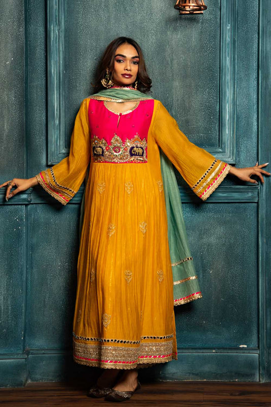 Sunehri Raag Kurta Set