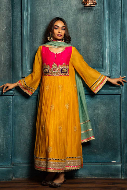 Sunehri Raag Kurta Set